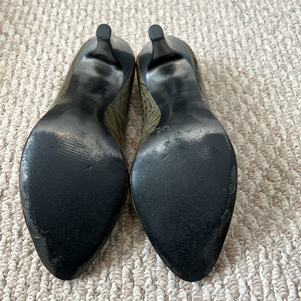 Women’s Heels - Picture 8 of 11